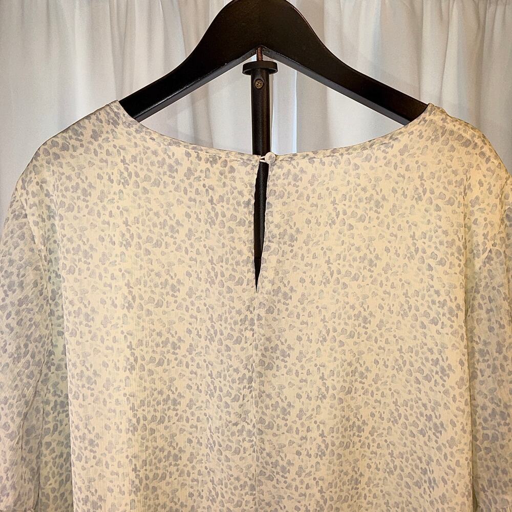 Ava & Viv Women’s Sheer Chiffon Overlay Flutter Leopard Pattern Blouse Size XL - Picture 4 of 9